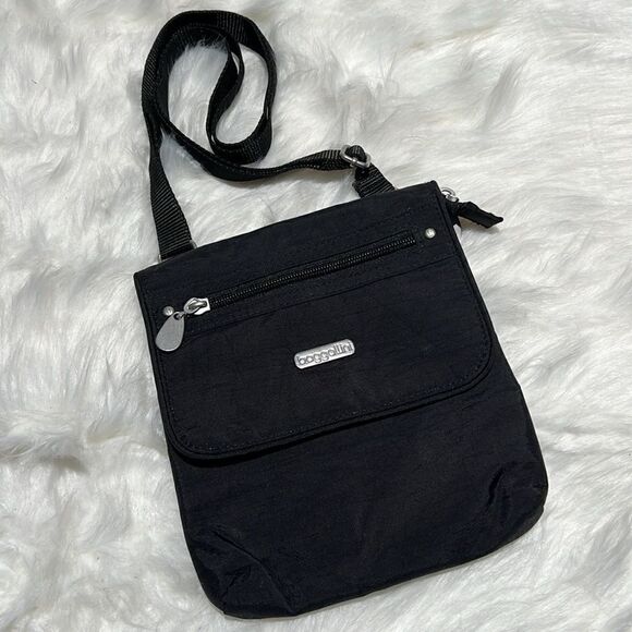 Baggallini Black Small Crossbody Purse B90 - Picture 2 of 8